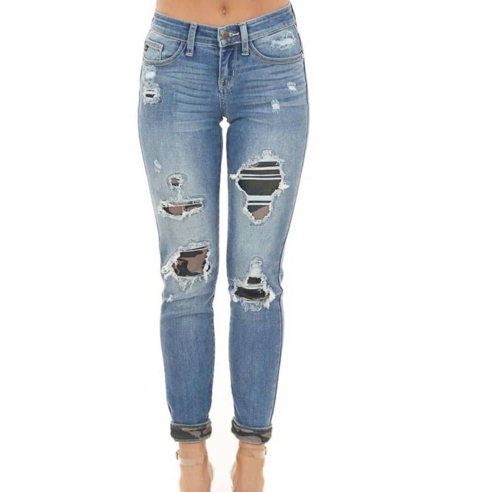 Judy Blue Medium Wash Distressed Skinny Jeans with Camo Print Patch sz 5/27